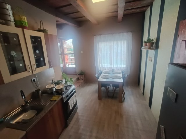 Eladó családi ház, Ászáron 29.7 M Ft, 2 szobás