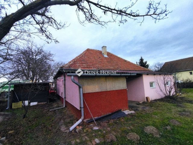 Eladó családi ház, Turán 31 M Ft, 2 szobás