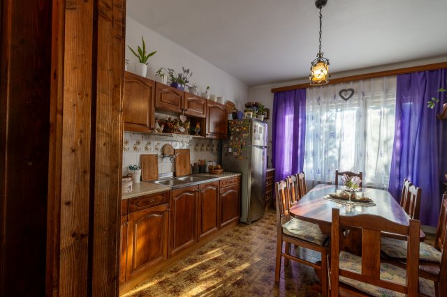 Eladó családi ház, Enyingen 65 M Ft, 6 szobás