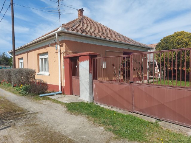 Eladó családi ház, Izsákon 25.5 M Ft, 3 szobás