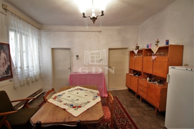 Eladó családi ház, Sarkadon, Szigeti utcában 7.5 M Ft, 2 szobás
