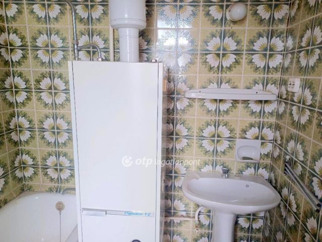Eladó családi ház, Kisújszálláson 10.6 M Ft, 3 szobás