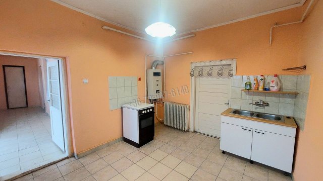 Eladó családi ház, Sarkadon 8 M Ft, 2 szobás