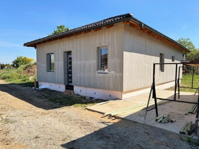 Eladó családi ház, Szombathelyen 44.9 M Ft, 4 szobás