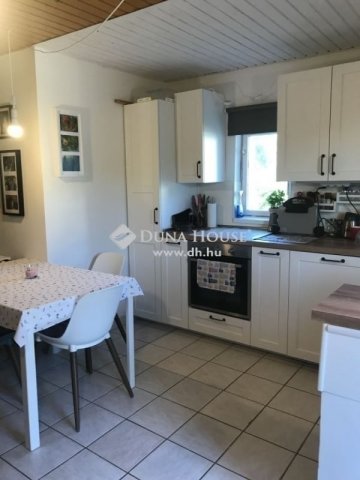 Eladó családi ház, Budaörsön 159 M Ft, 5 szobás