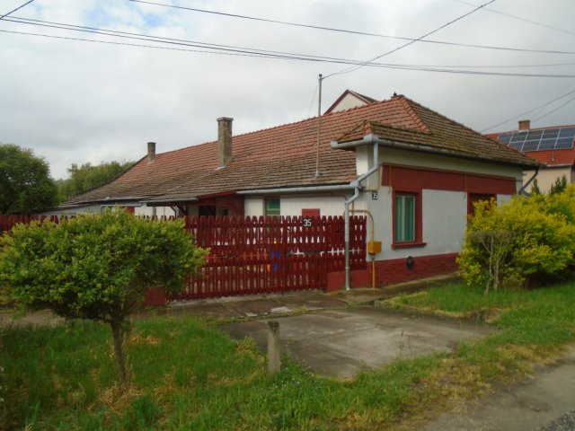 Eladó családi ház, Tiszakécskén 30.9 M Ft, 4 szobás