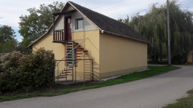 Eladó családi ház, Tiszakécskén 25.9 M Ft, 4 szobás