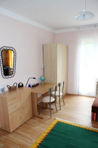 Kiadó téglalakás, albérlet, Pécsett 150 E Ft / hó, 2 szobás