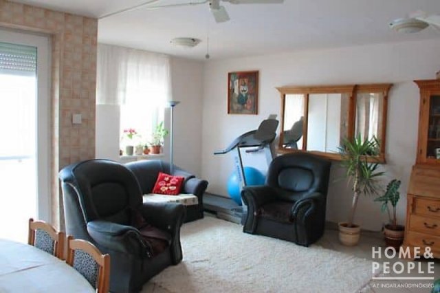 Eladó családi ház, Szegeden 88.99 M Ft, 5+2 szobás