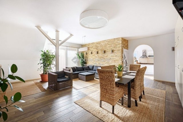 Eladó téglalakás, Balatonlelleén 72 M Ft, 5 szobás