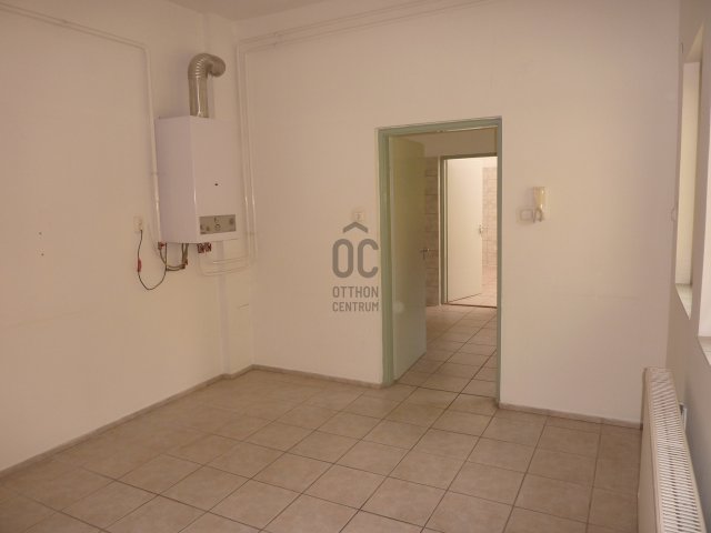 Kiadó ipari ingatlan, Vácon 190 E Ft / hó / költözzbe.hu