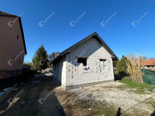 Eladó családi ház, Monoron 59 M Ft, 3 szobás