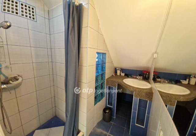 Eladó családi ház, Cegléden 108 M Ft, 5+1 szobás