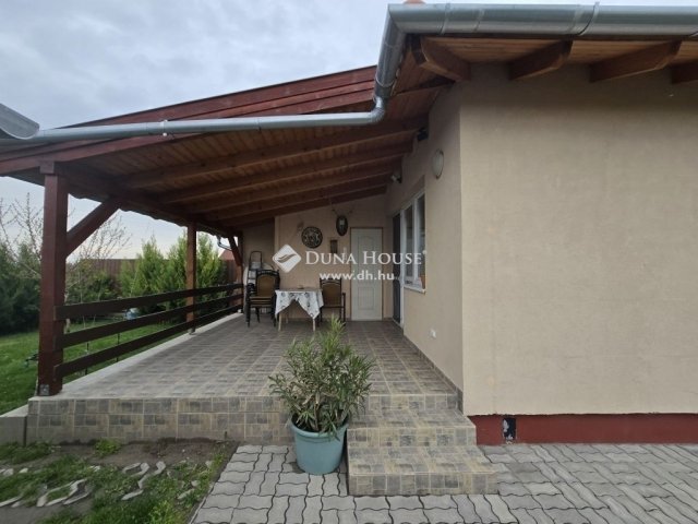 Eladó családi ház, Taksonyon 74.9 M Ft, 4 szobás