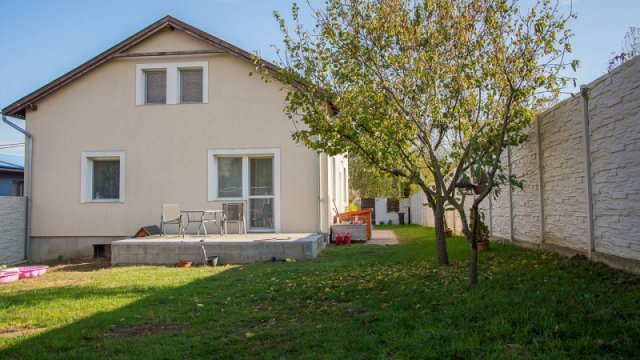 Eladó családi ház, Piliscséven 105 M Ft, 5 szobás