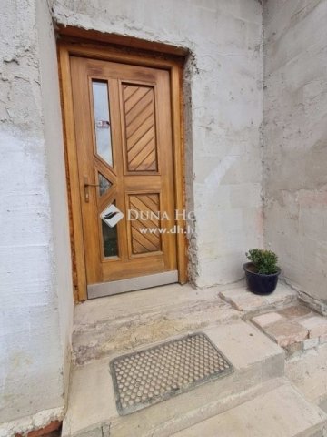 Eladó családi ház, Budapesten, III. kerületben 269.99 M Ft
