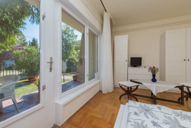 Eladó családi ház, Balatonföldváron 89 M Ft, 17 szobás