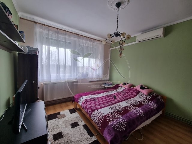Eladó panellakás, Gyulán 29.5 M Ft, 3 szobás