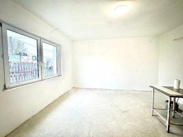 Eladó családi ház, Budapesten, XVI. kerületben 68.9 M Ft