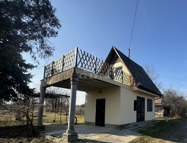 Eladó nyaraló, Mohácson 8.5 M Ft, 2 szobás