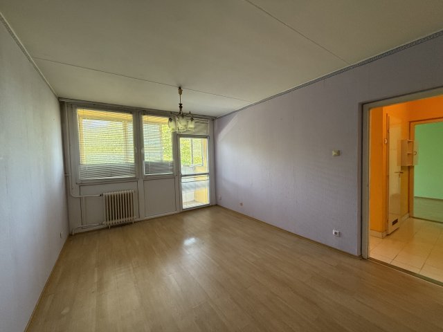 Eladó panellakás, Nyíregyházán 37.99 M Ft, 2 szobás