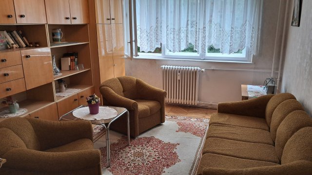 Kiadó téglalakás, albérlet, Szolnokon 90 E Ft / hó, 2 szobás
