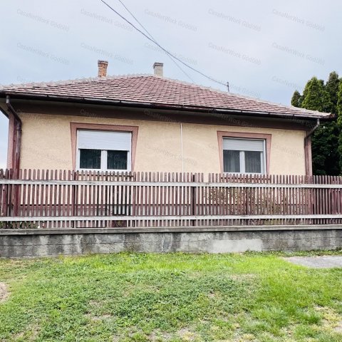 Eladó családi ház, Dányon 43 M Ft, 3 szobás