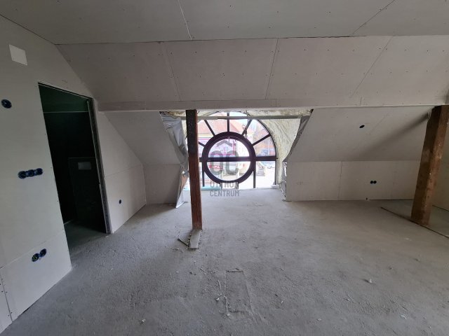 Eladó téglalakás, Siófokon 39.9 M Ft, 1 szobás