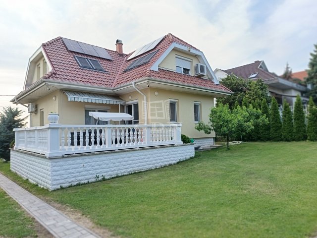 Eladó családi ház, Fóton 345 M Ft, 5+1 szobás