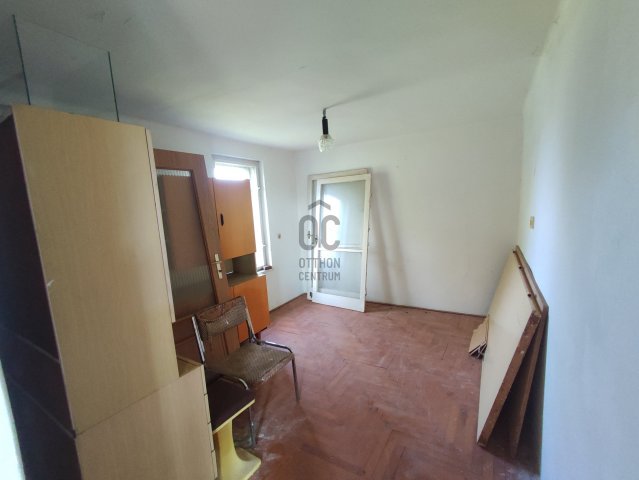 Eladó családi ház, Debrecenben 28 M Ft, 2 szobás