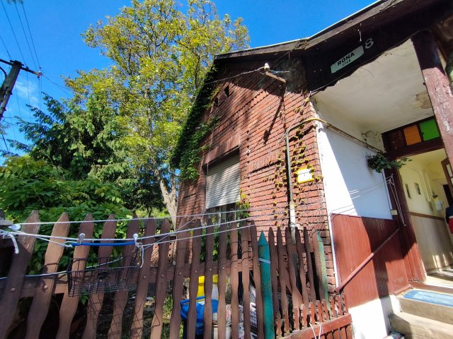 Eladó családi ház, Miskolcon 34 M Ft, 2 szobás