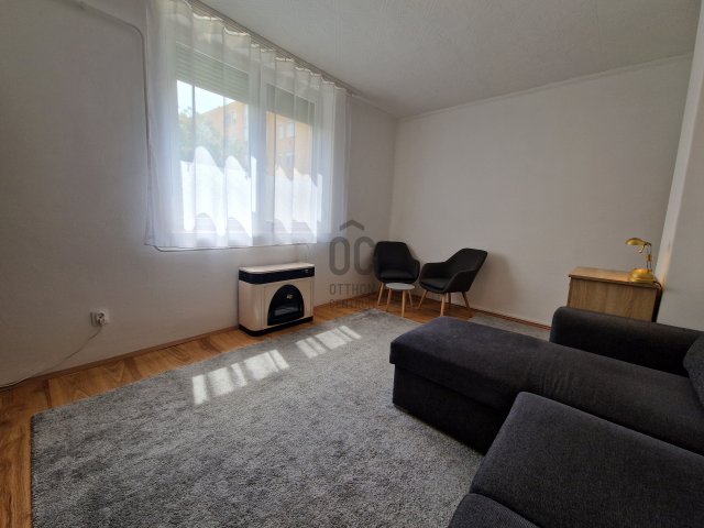 Eladó téglalakás, Gyöngyösön 24.9 M Ft, 1 szobás