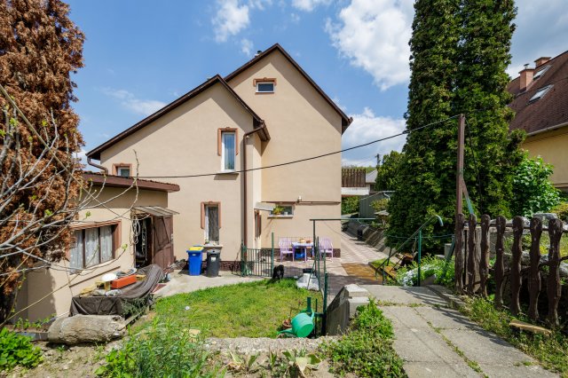 Eladó családi ház, Pécelen 82 M Ft, 5 szobás