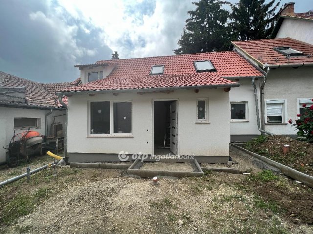 Eladó családi ház, Budakeszin 66.9 M Ft, 4 szobás