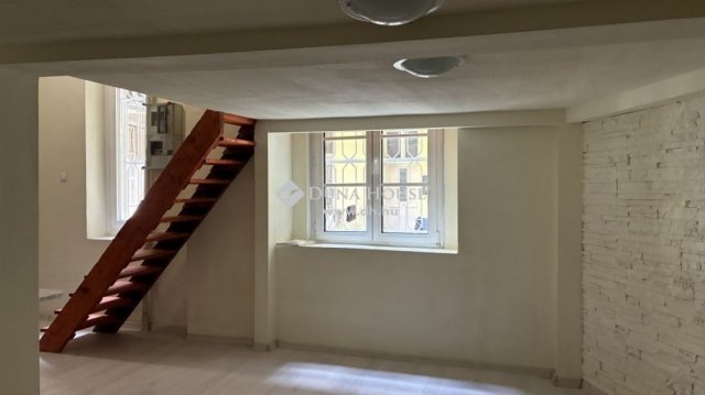 Eladó téglalakás, Budapesten, VIII. kerületben 44.9 M Ft