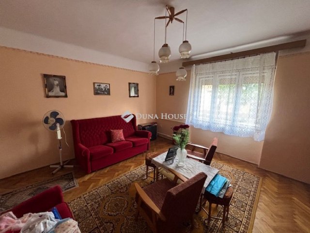 Eladó családi ház, Kiskunfélegyházán 53.9 M Ft, 4+1 szobás