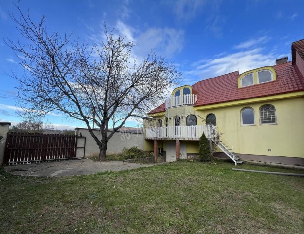 Eladó családi ház, Vácon 84.9 M Ft, 4 szobás