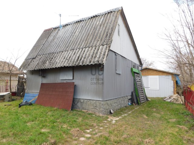 Eladó családi ház, Tápiószentmártonon 6 M Ft, 2 szobás