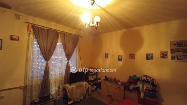 Eladó családi ház, Jászfényszarun 27.9 M Ft, 3 szobás