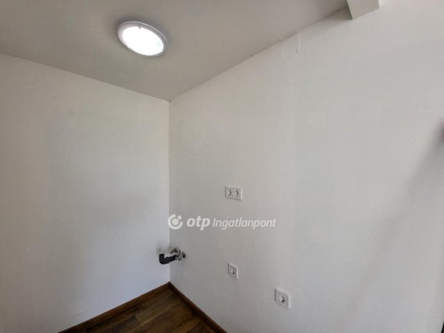 Eladó nyaraló, Balatonlelleén 23.5 M Ft, 1 szobás