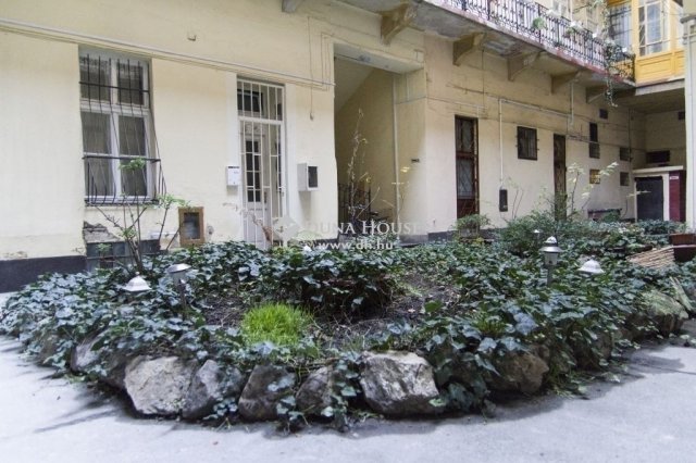 Eladó téglalakás, Budapesten, V. kerületben 199.9 M Ft, 2 szobás
