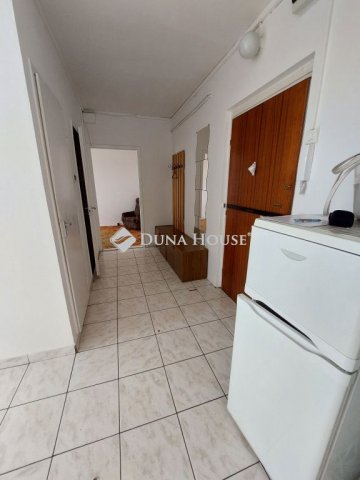 Eladó panellakás, Baján 24.99 M Ft, 2 szobás