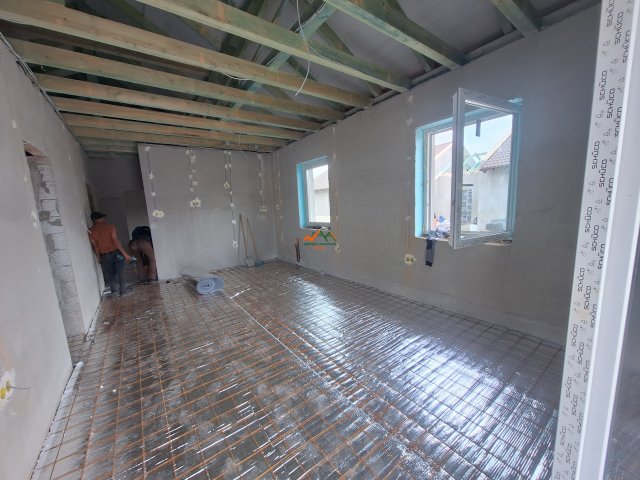 Eladó ikerház, Kiskunlacházán 70 M Ft, 4 szobás