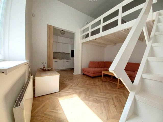 Eladó téglalakás, Budapesten, VI. kerületben 49.9 M Ft, 1 szobás
