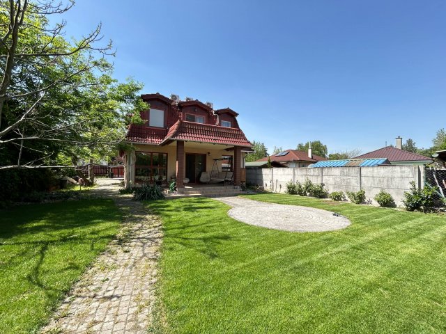 Eladó családi ház, Szigetszentmiklóson 159.99 M Ft, 4+1 szobás