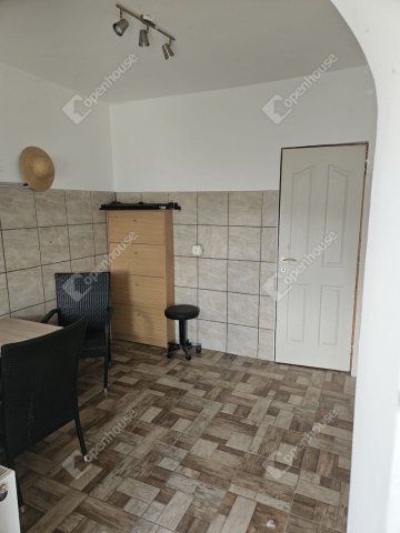 Eladó családi ház, Újkéren 52 M Ft, 2 szobás