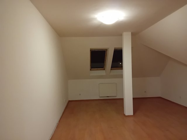 Kiadó téglalakás, albérlet, Dorogon 140 E Ft / hó, 1 szobás