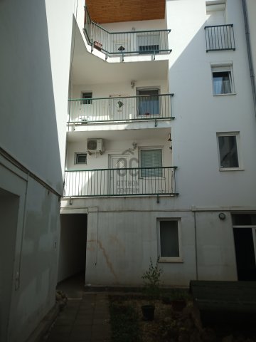 Eladó téglalakás, Pécsett 53.95 M Ft, 3 szobás