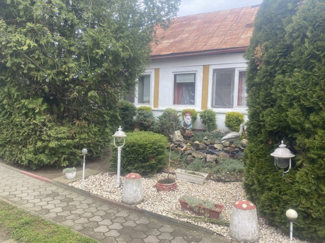 Eladó családi ház, Ramocsaházán 10 M Ft, 3 szobás