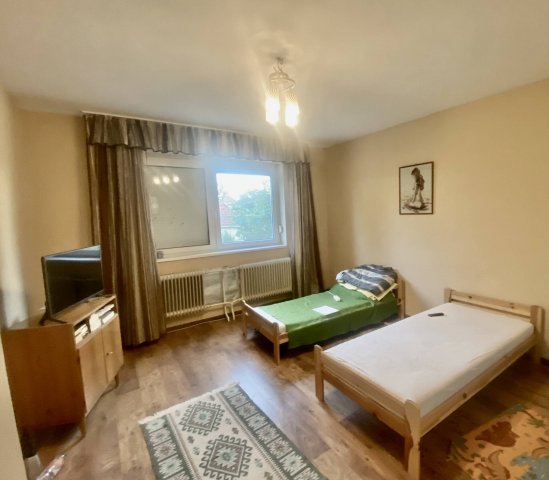 Eladó családi ház, Komáromban 72.9 M Ft, 5 szobás